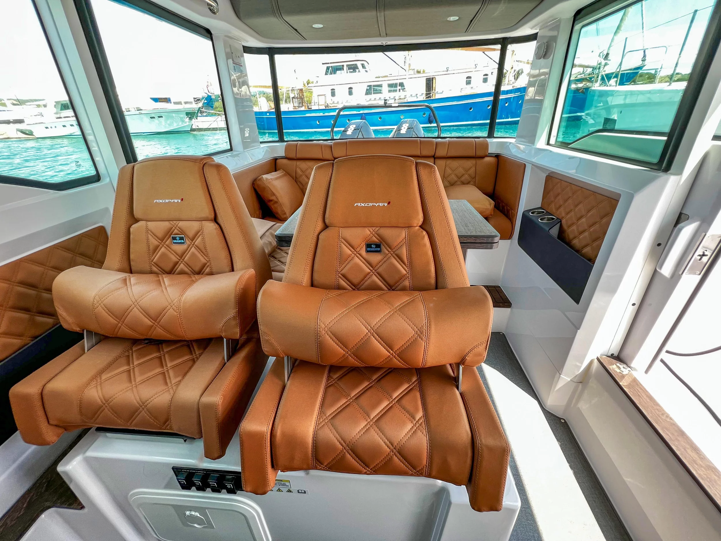 Axopar 37 XC Cross Cabin (1 cabin) (KAIZEN)  - 7