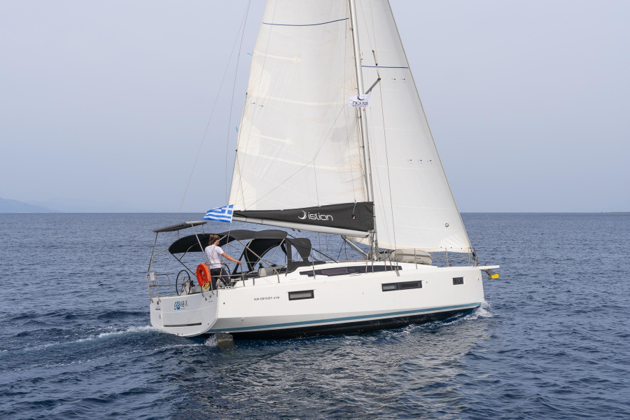 Sun Odyssey 410 — photo 11