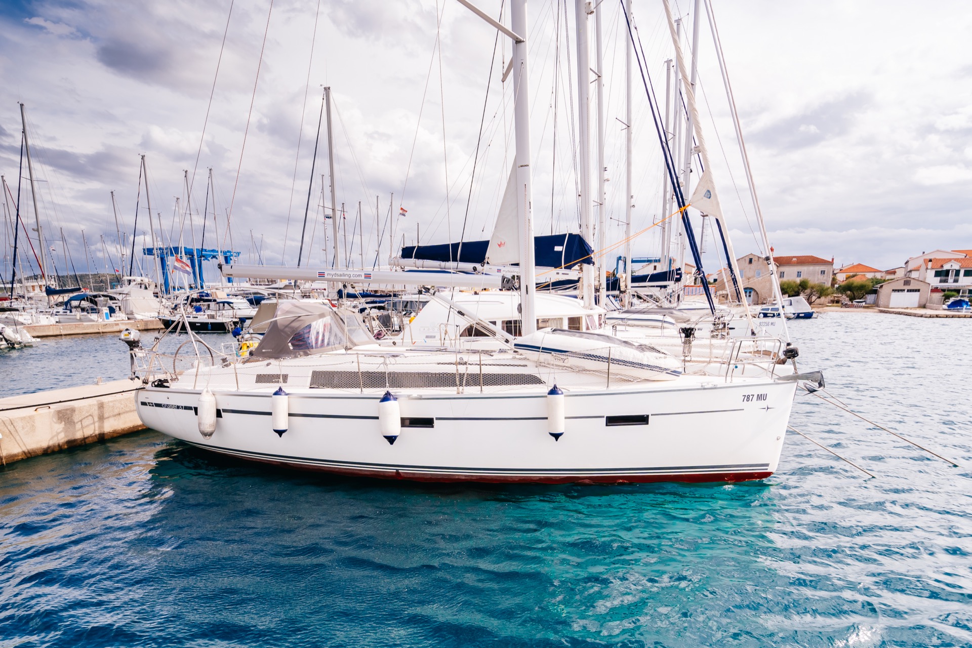 Photo #2 - Bavaria Cruiser 37 (Blue Tone) en Murter - 25070