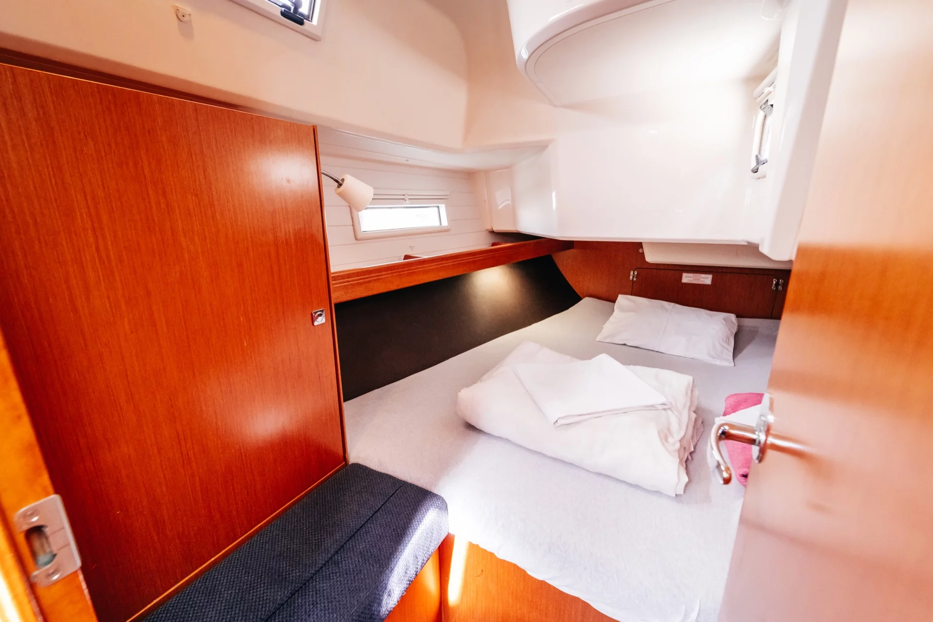 Bavaria Cruiser 37 (Blue Tone)  - 2