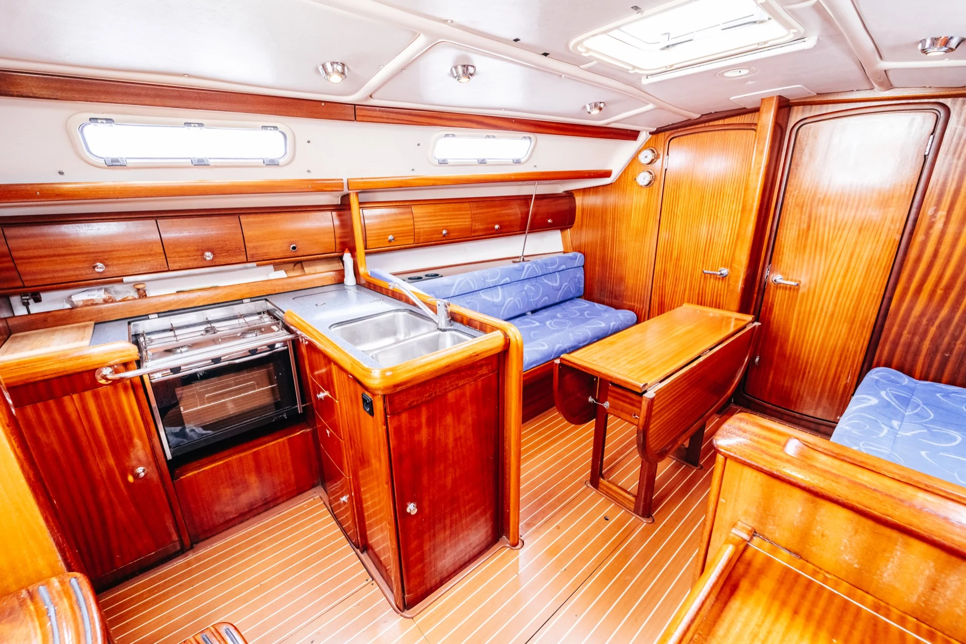 Bavaria 36 Cruiser (Dolkar)  - 8