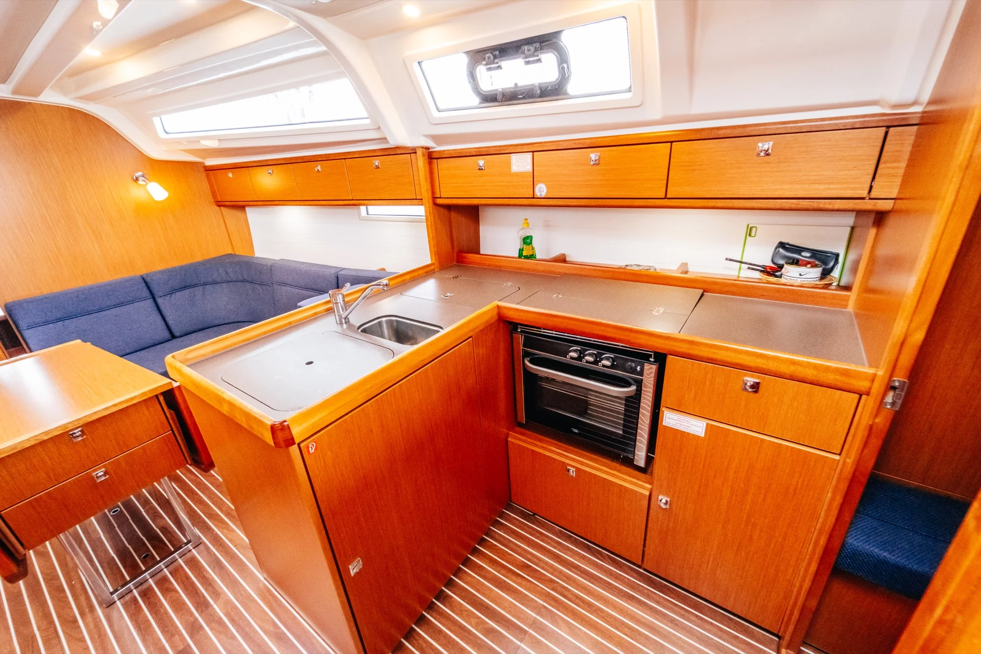 Bavaria Cruiser 37 (Flinx)  - 10