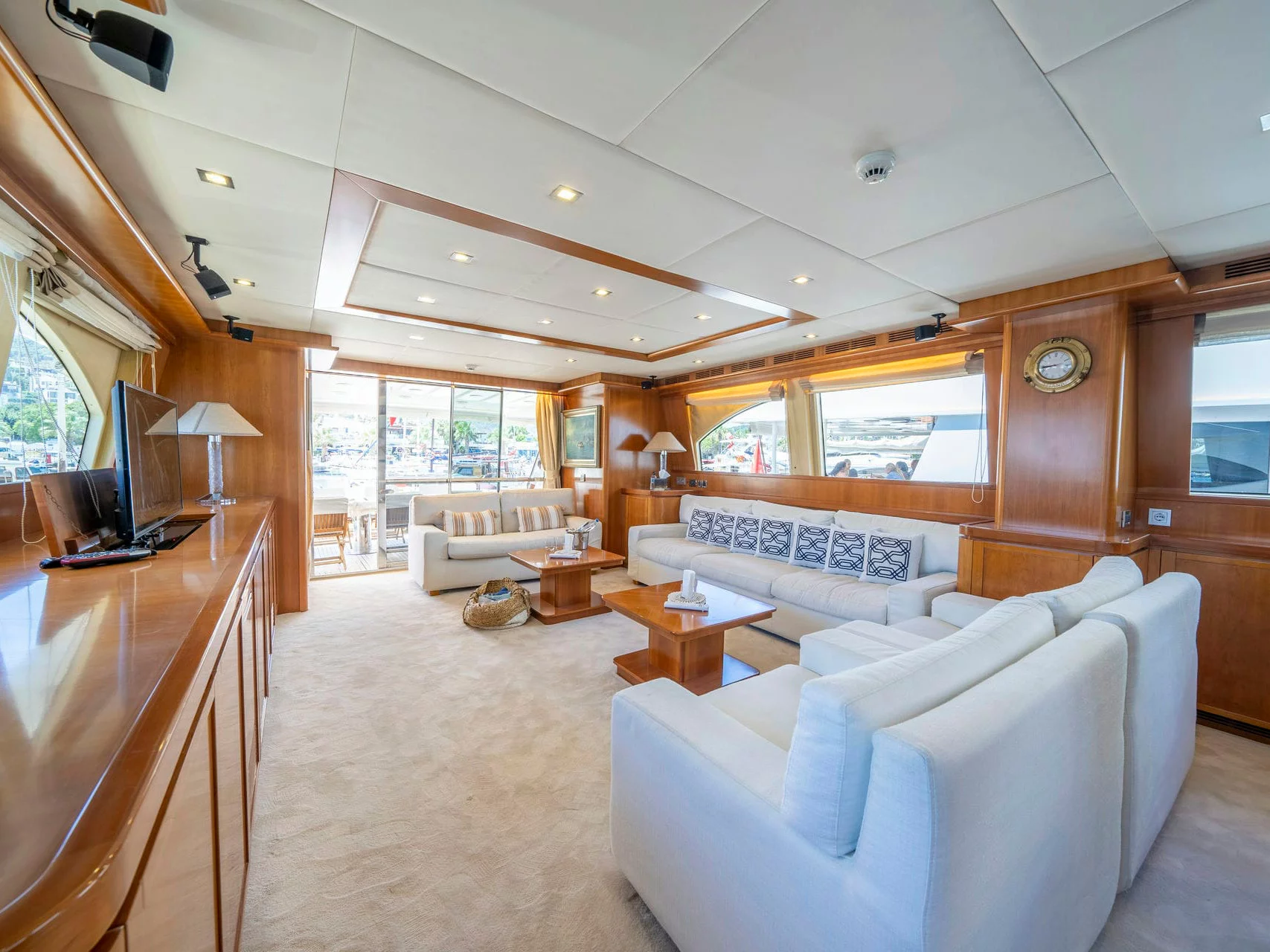 Sanref (Falcon 115) (Sanref) Interior image - 2