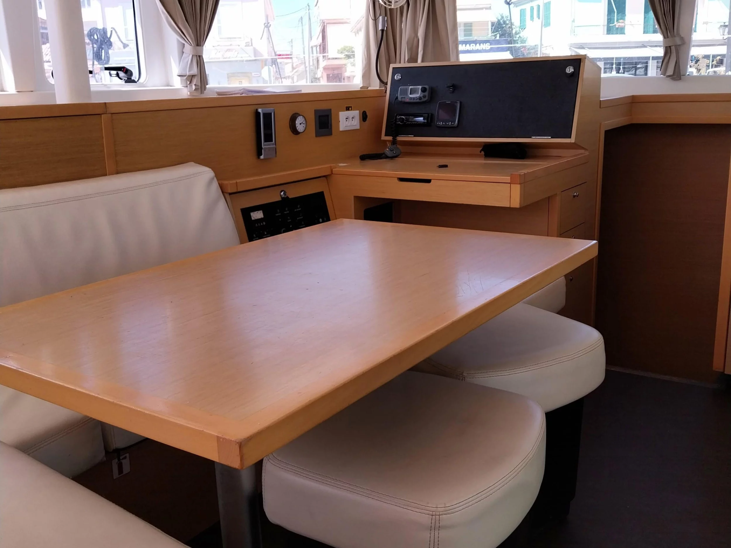 Lagoon 400 S2 (Footprints) Interior image - 4
