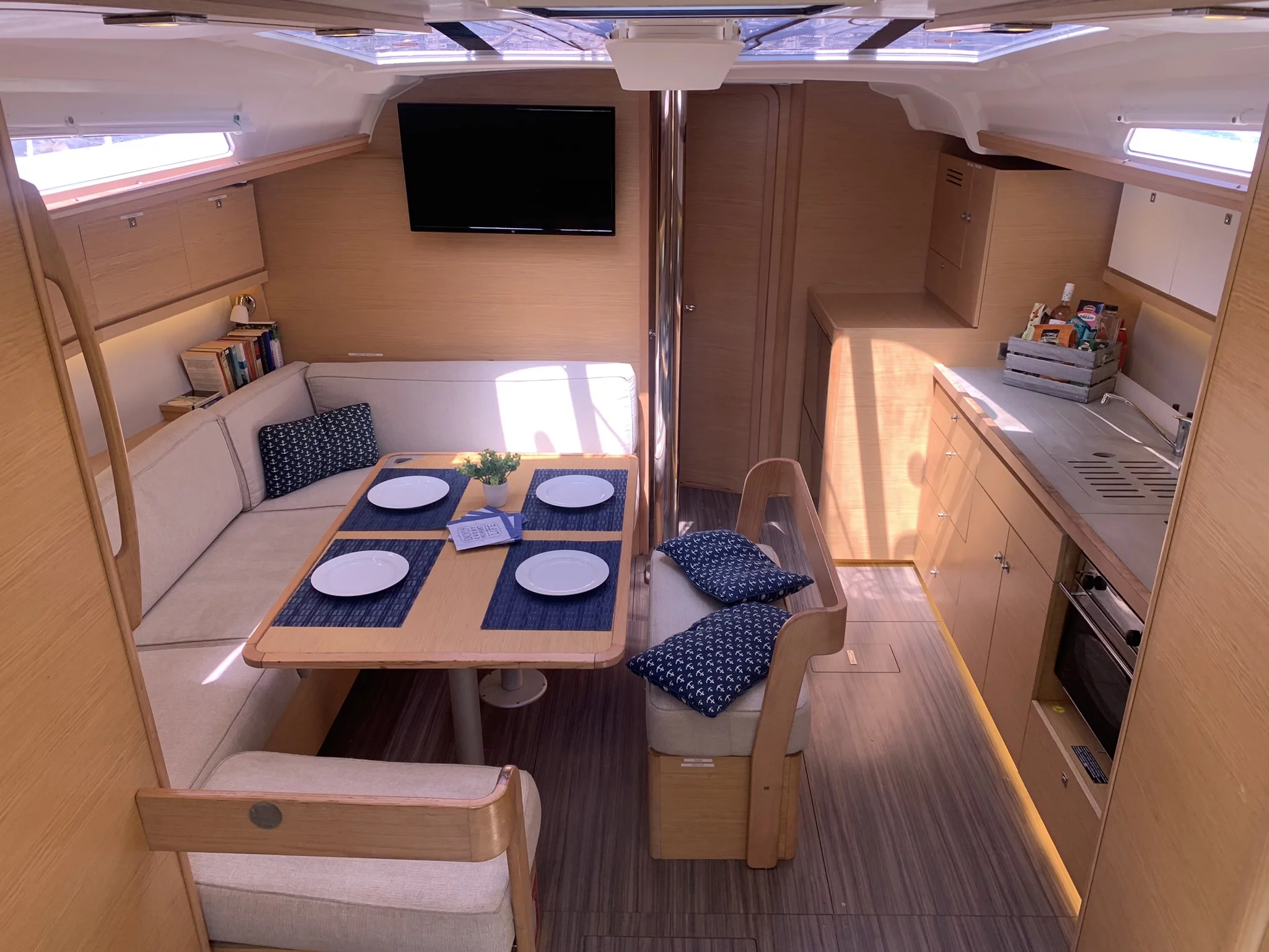 Dufour 430 (GOSAILING) Interior image - 14