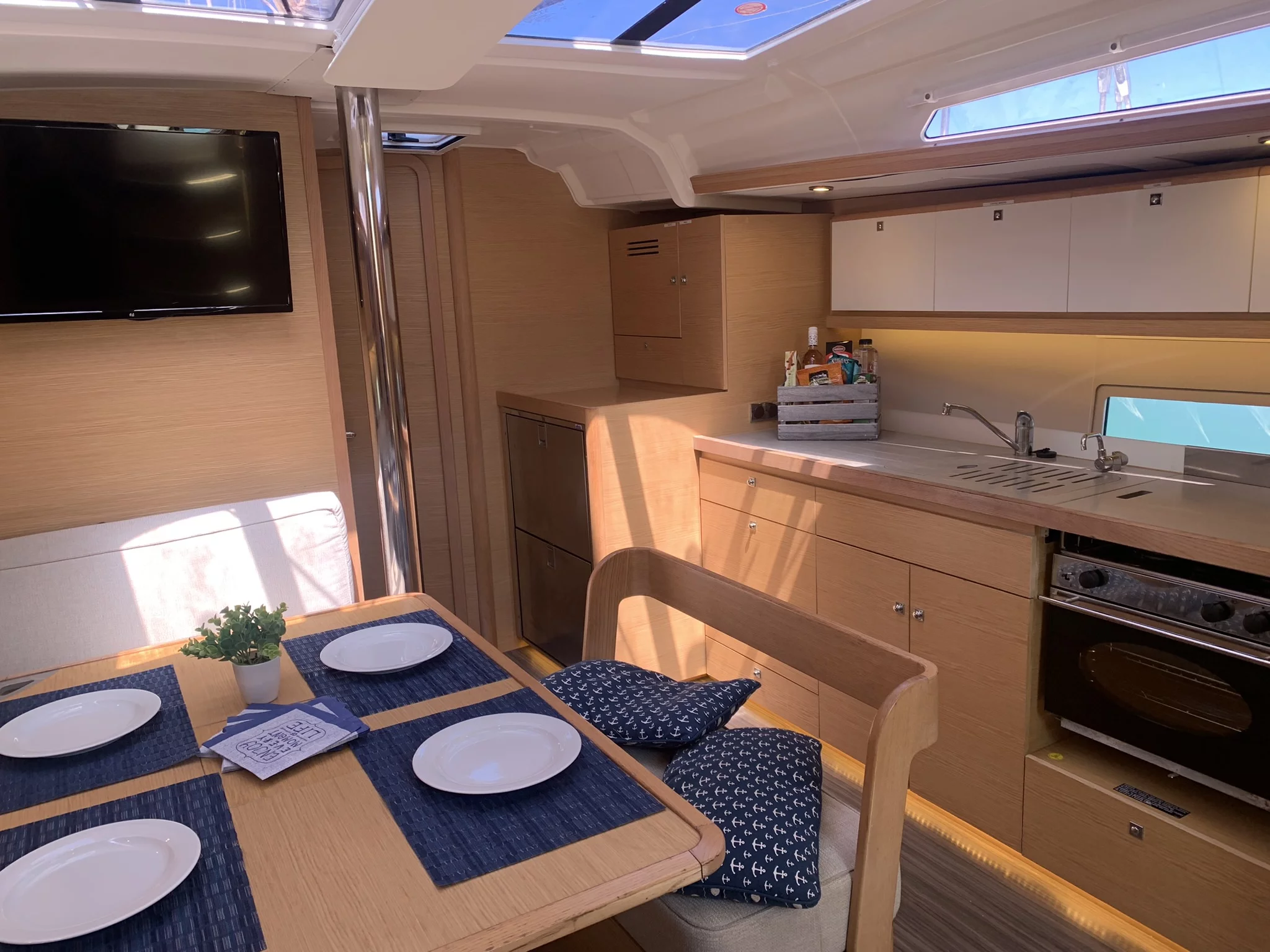 Dufour 430 (GOSAILING)  - 13