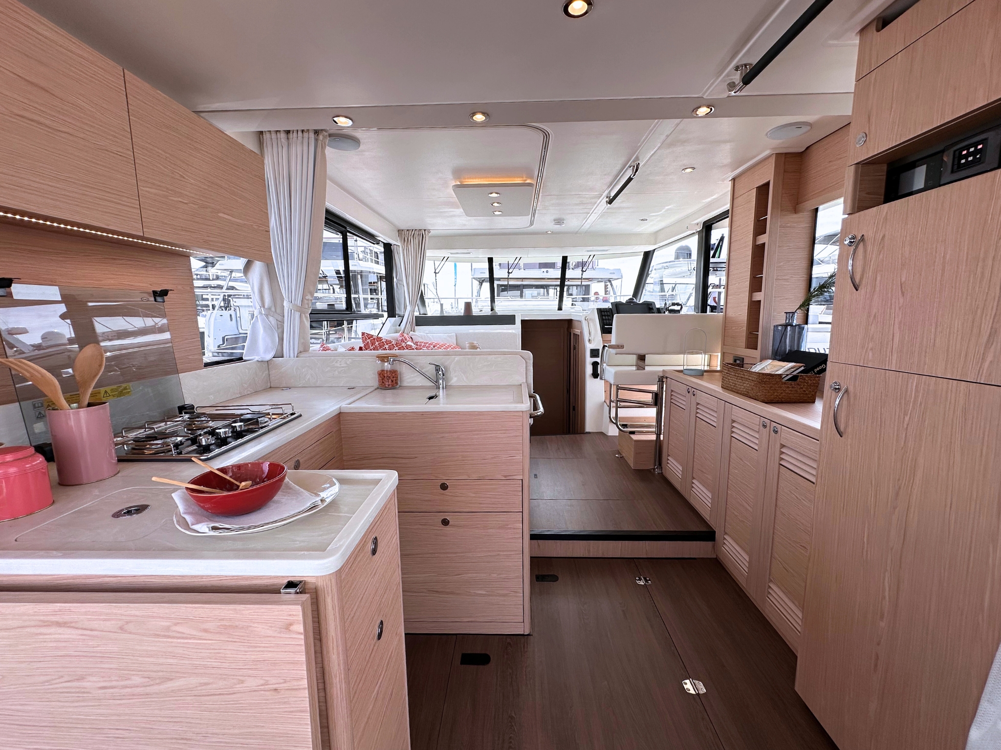 Swift Trawler 41 — photo 12