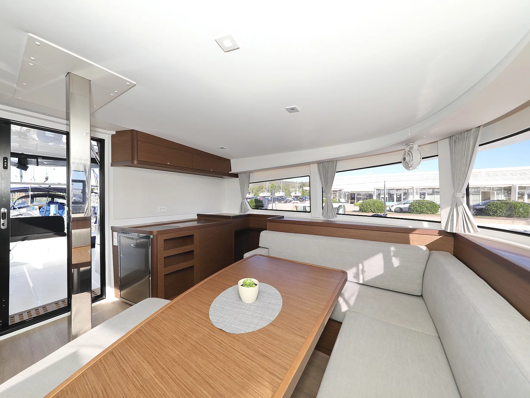 Lagoon 42 (REA) Interior image - 54