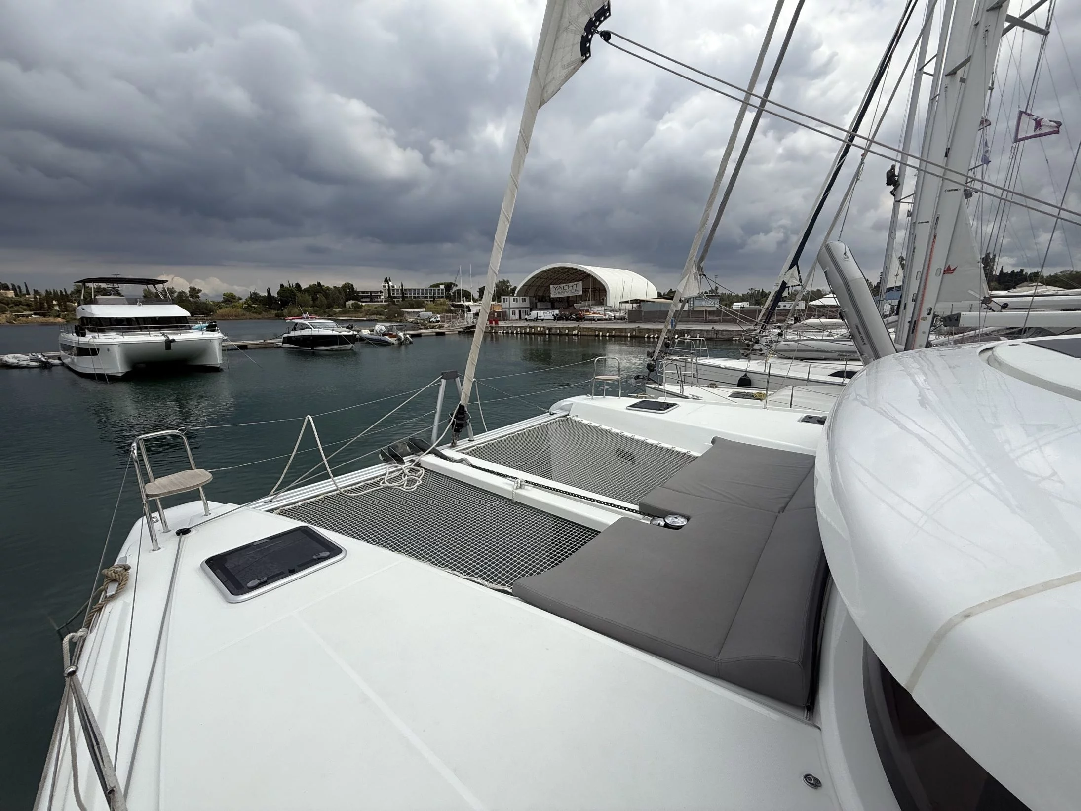 Lagoon 42 (Persefoni)  - 10