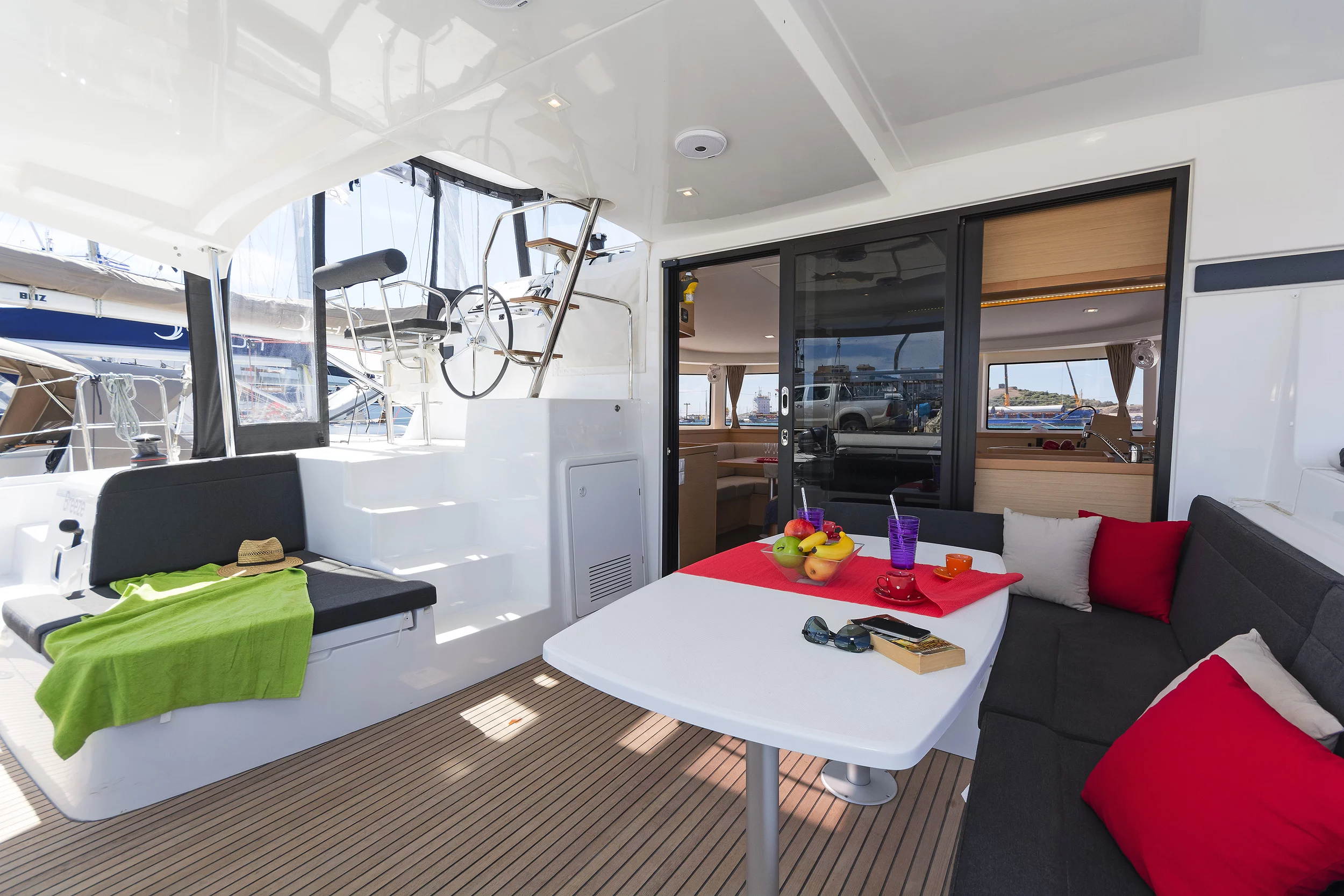 Lagoon 42 & GEN & WM (Breeze)  - 29