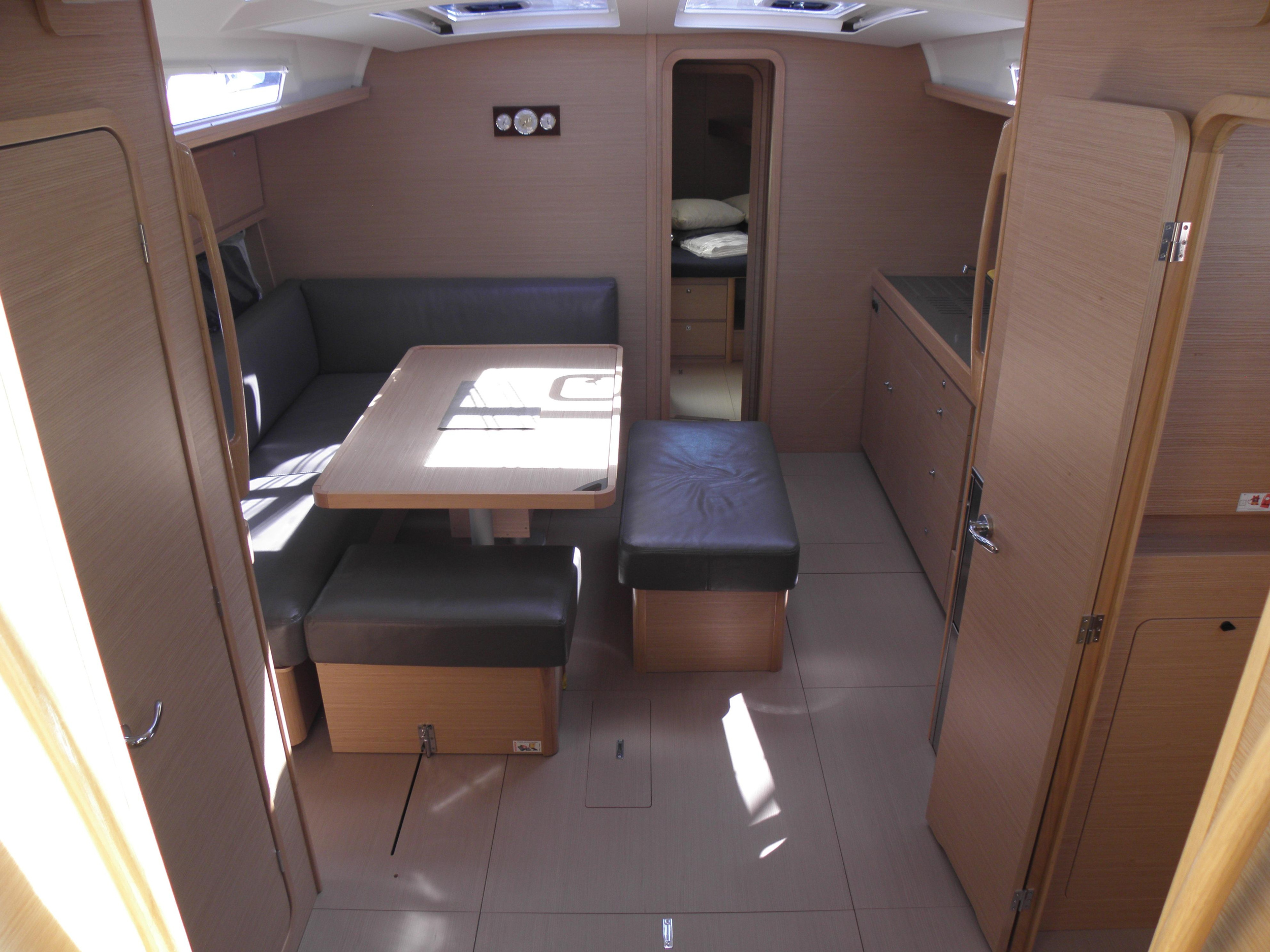 Photo #17 - Dufour 460 Grand Large 5Cab (Newt) en Portisco - 8065