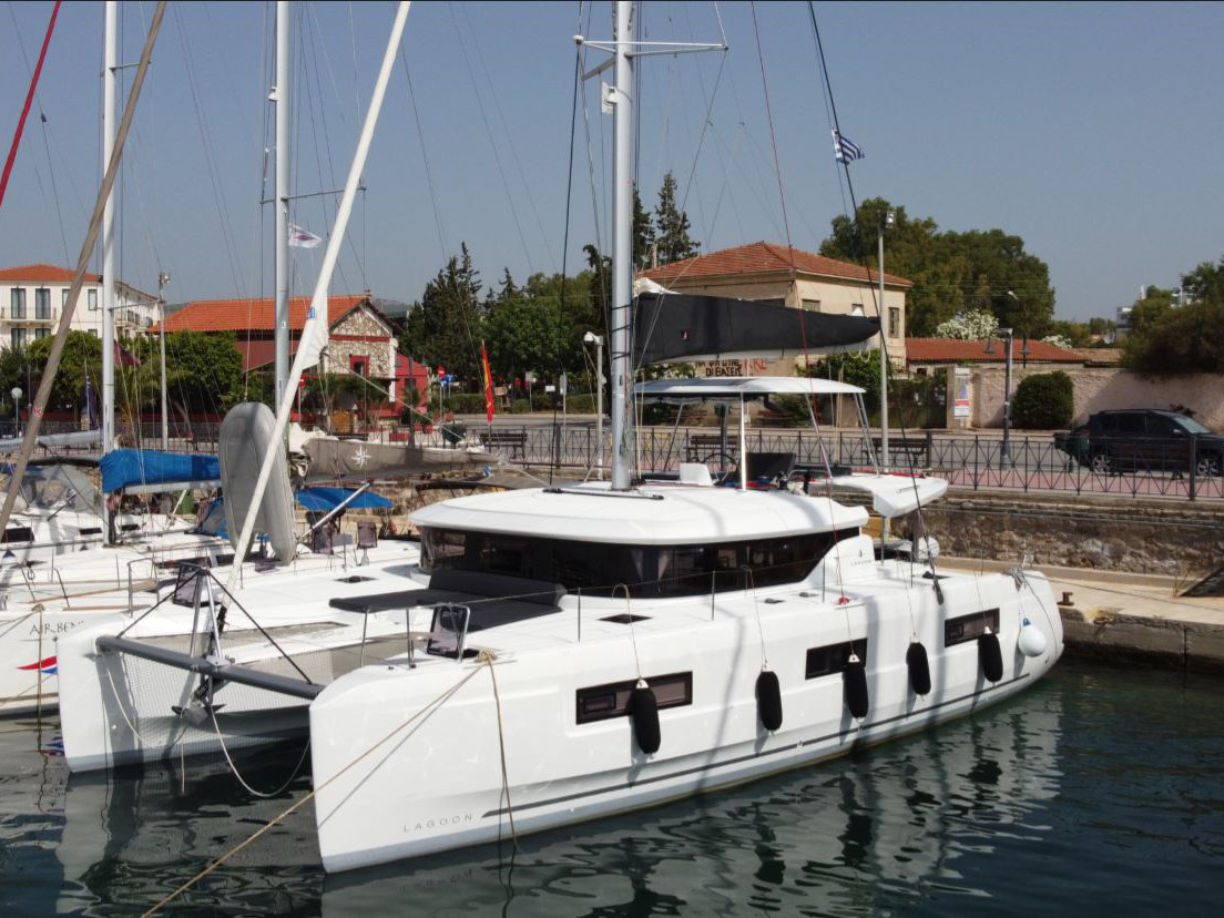 Photo #1 - Lagoon 46 (Sea Star) in Lavrion - 18842