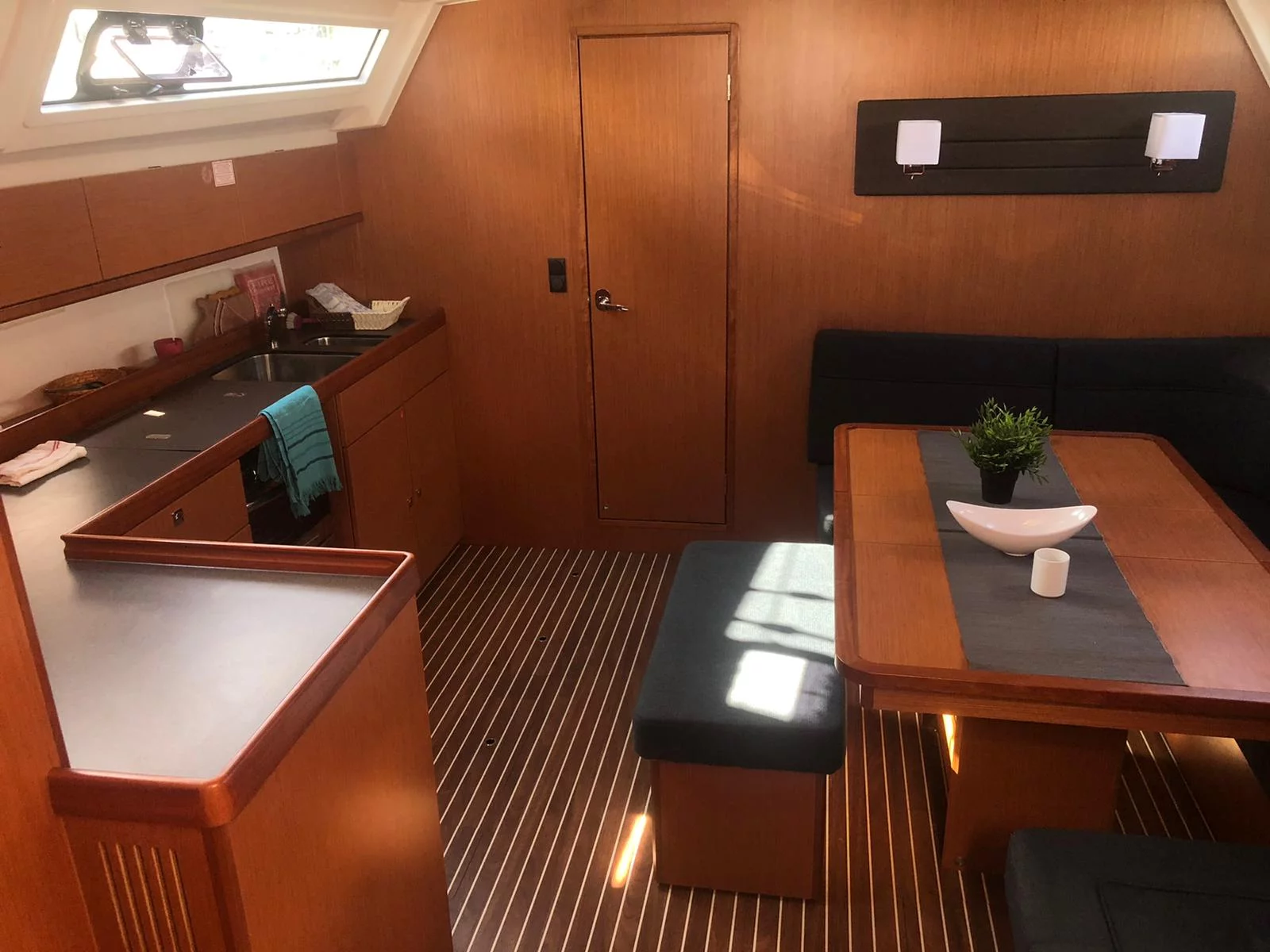 Bavaria Cruiser 46 (Topcu) Interior image - 12