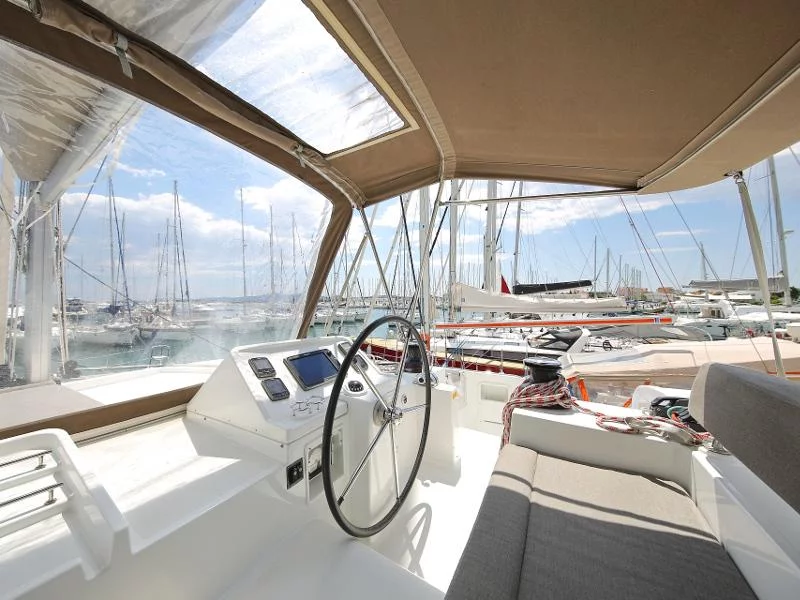 Lagoon 450 F (LADIES&GENTLEMEN)  - 9
