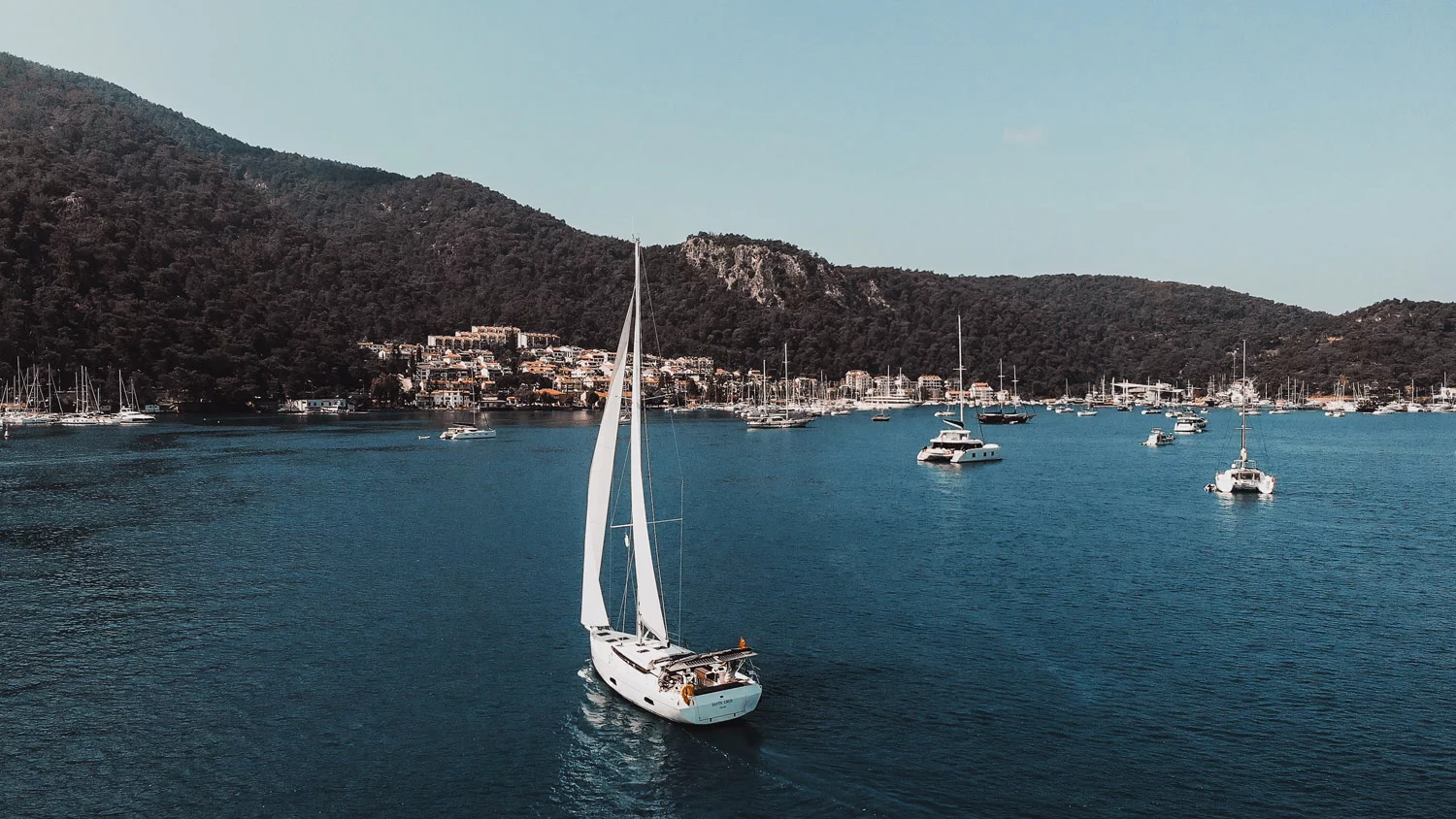 Bavaria C45 Style (SANTA CRUZ)  - 3