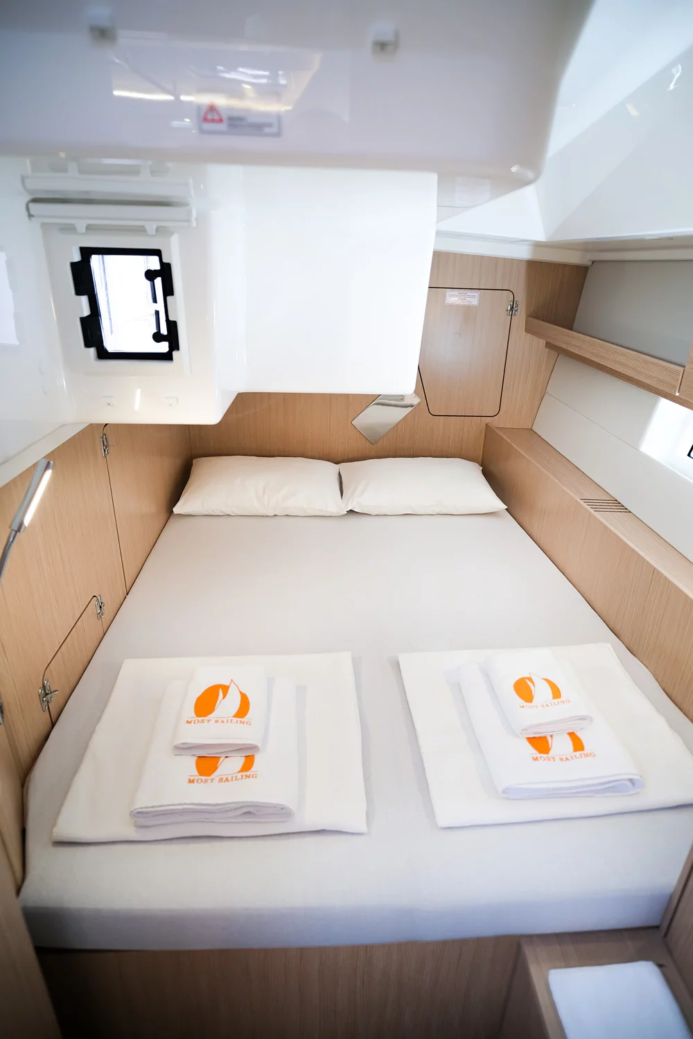 Bavaria C45 Style (SANTA CRUZ)  - 17