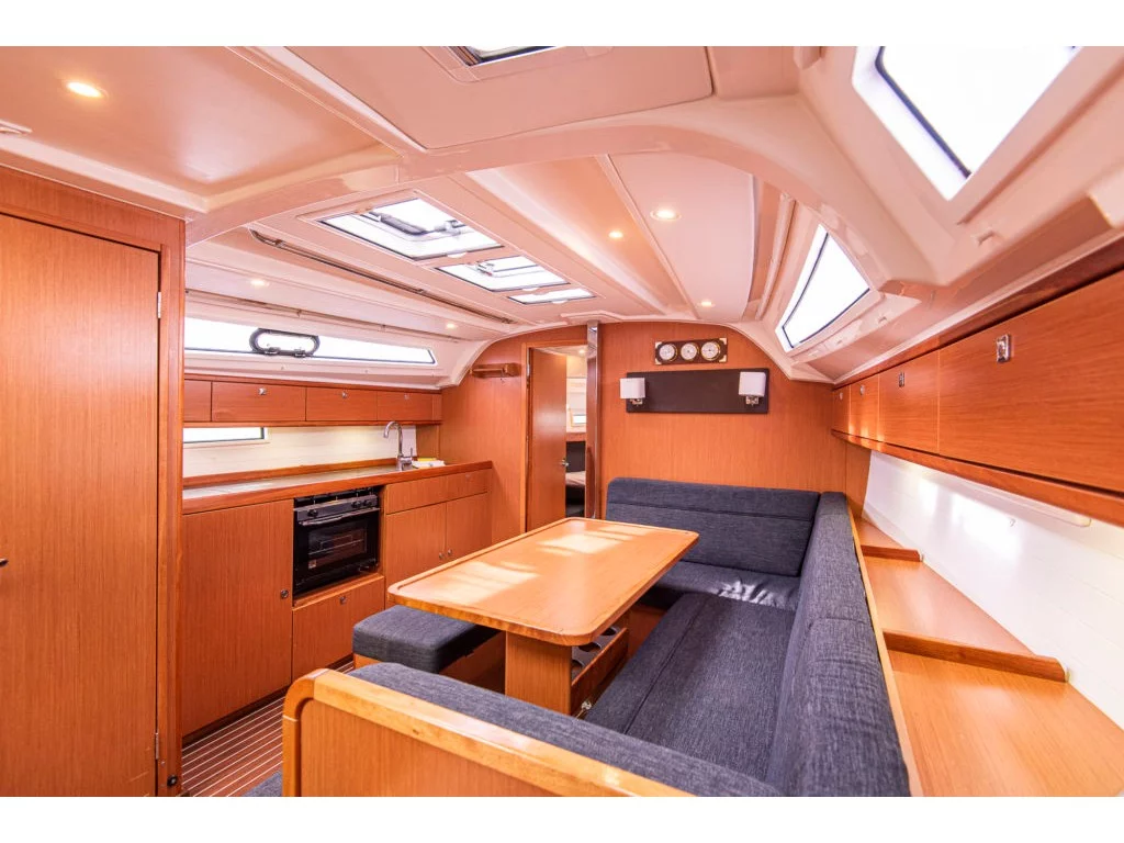 Bavaria Cruiser 41 (Libeccio) Interior image - 4