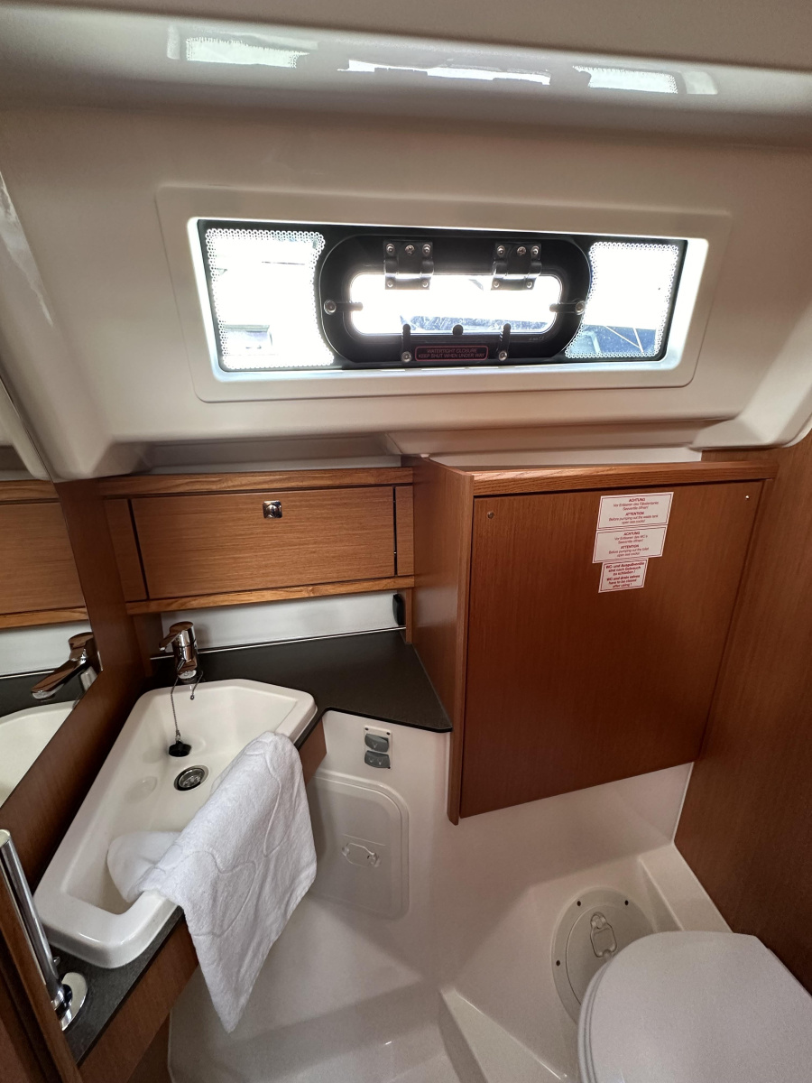Bavaria Cruiser 34 — photo 4