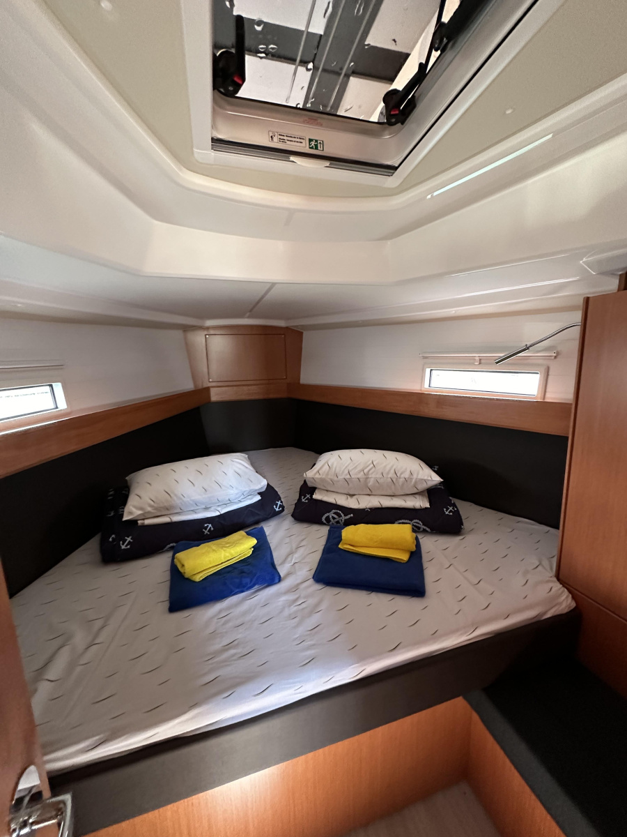 Bavaria Cruiser 37 — photo 6