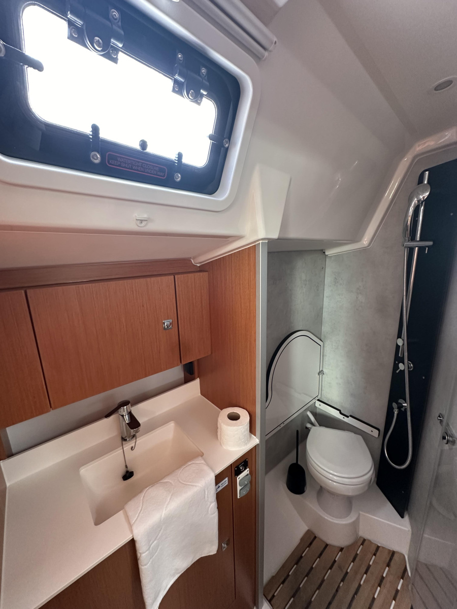 Bavaria C38 — photo 5