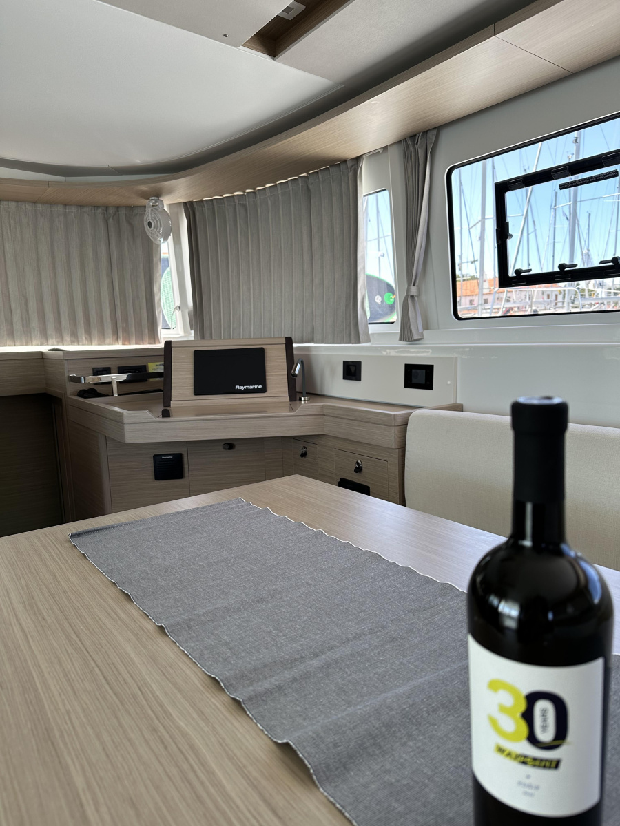 Lagoon 46 Fly — photo 17