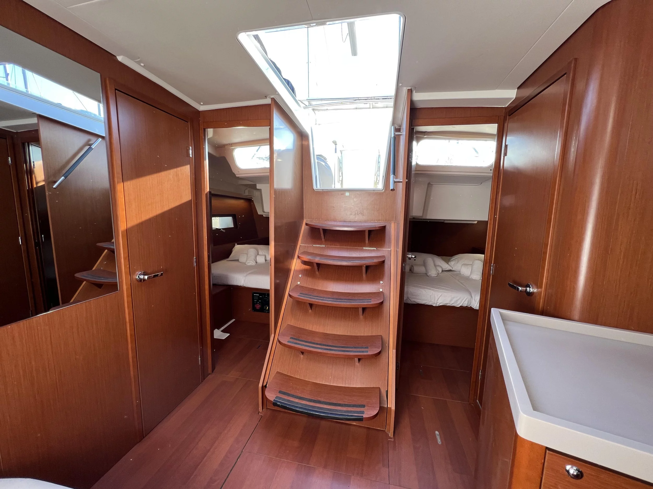 Oceanis 46.1 (Ostria)  - 9