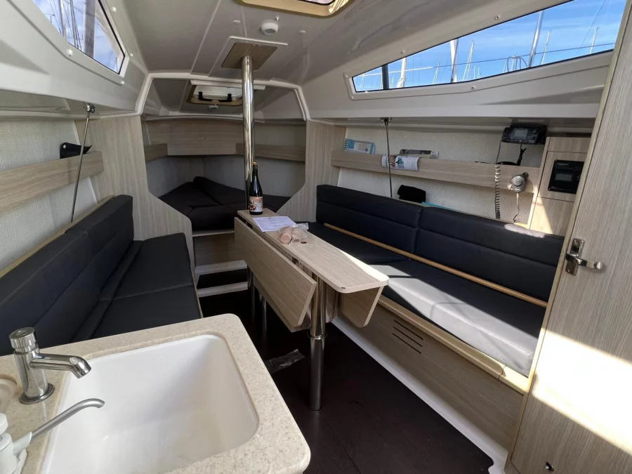 Maxus 26 (Sirocco) Interior image - 1