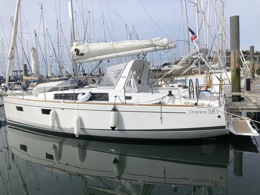 Photo #1 - Oceanis 38.1 (Lisboa) in  - 18918