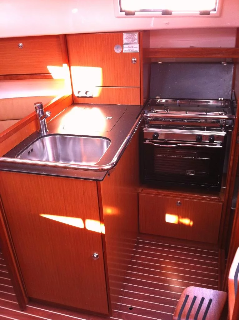 Bavaria Cruiser 32 (Izar)  - 1