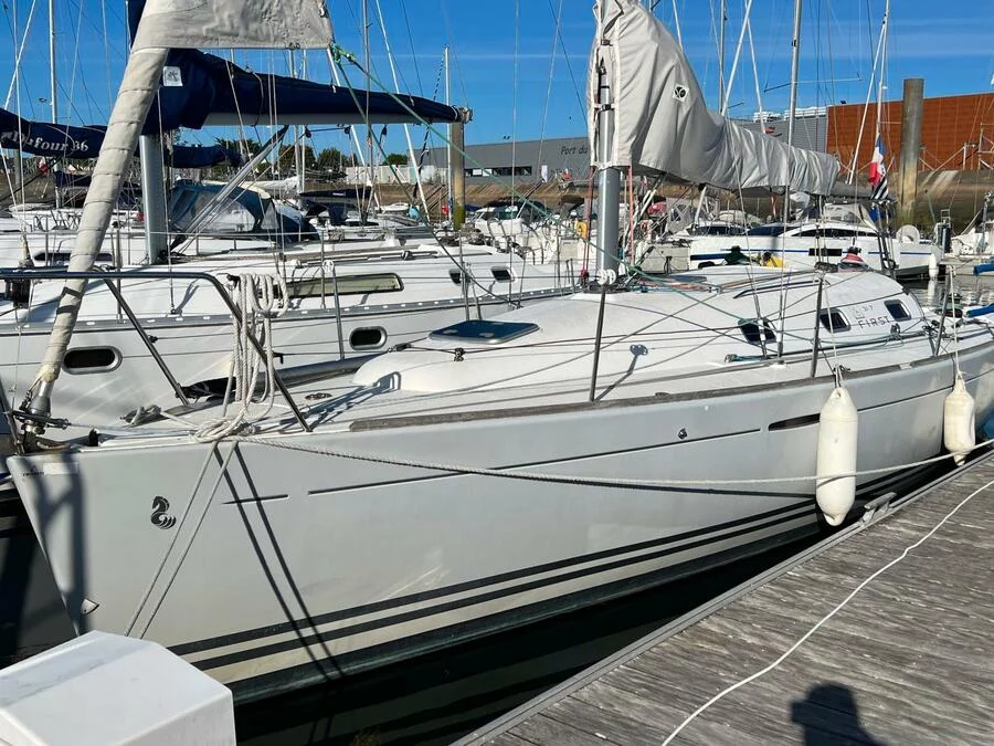 FIRST 31.7 QUIBERON (MACAREUX II)  - 0