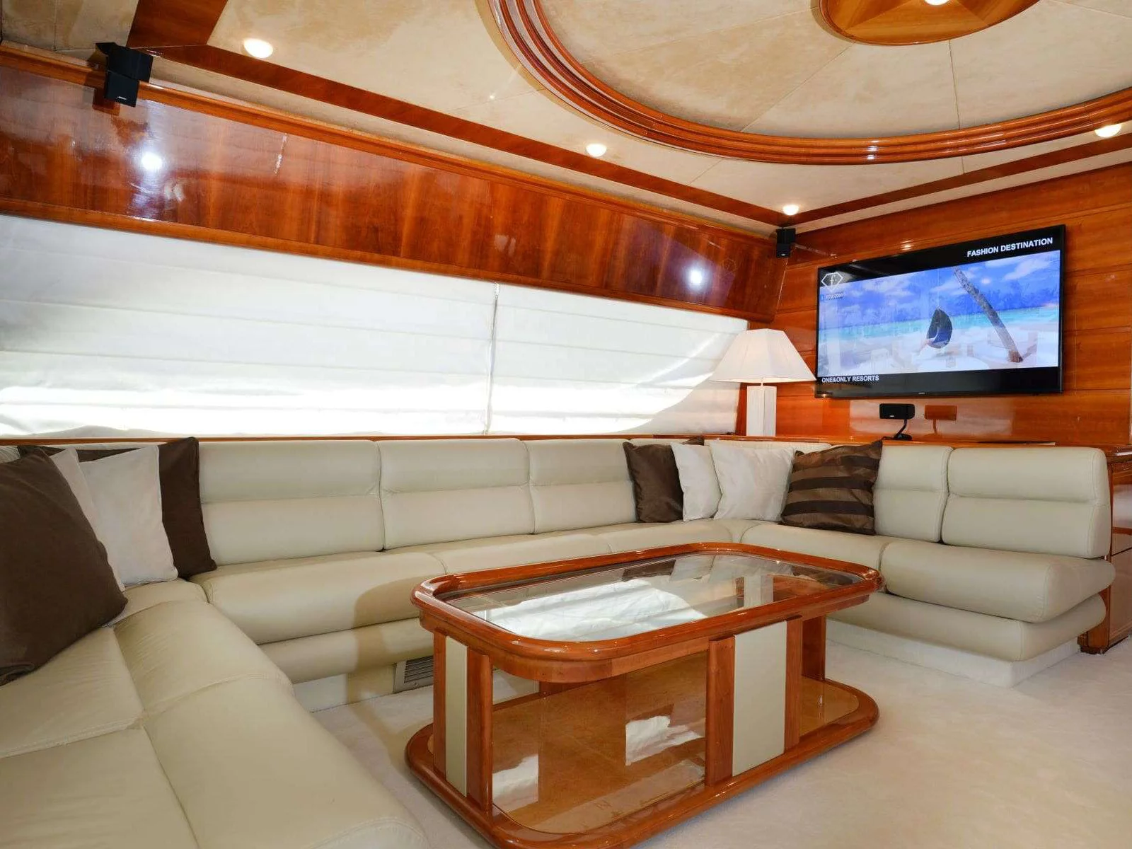 Ferretti 80 (Kentavros II) Interior image - 16