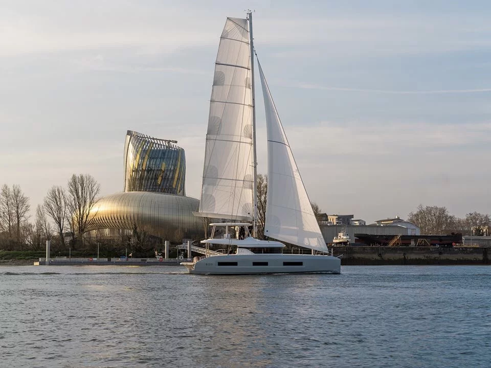 Lagoon 55 (Hydrus)  - 50