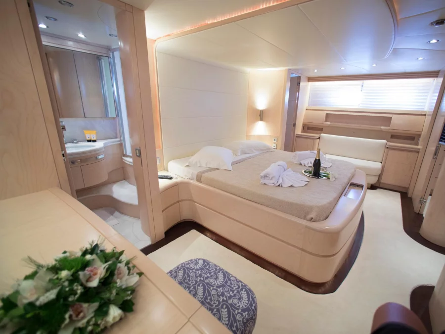 Maiora 108 (Princess L) Interior image - 5