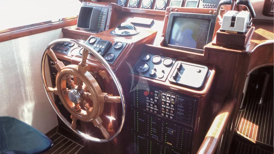 Custom Motor Sailer 80' (Anemos)  - 34