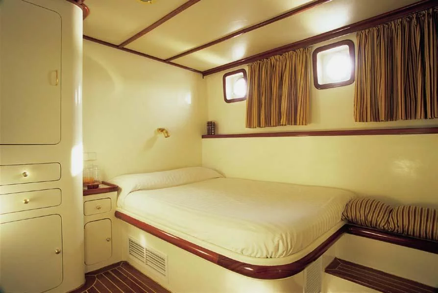 Custom Motor Sailer 80' (Anemos)  - 21