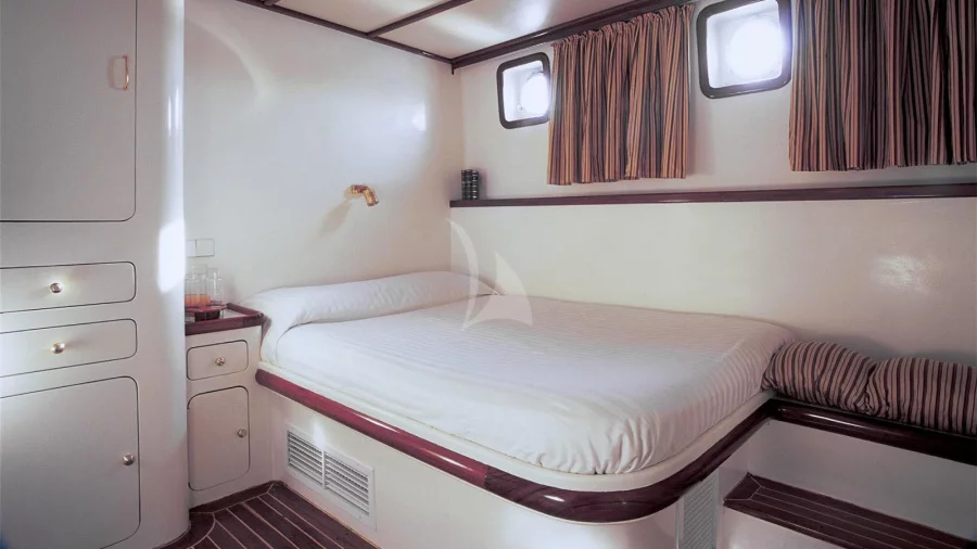 Custom Motor Sailer 80' (Anemos)  - 19