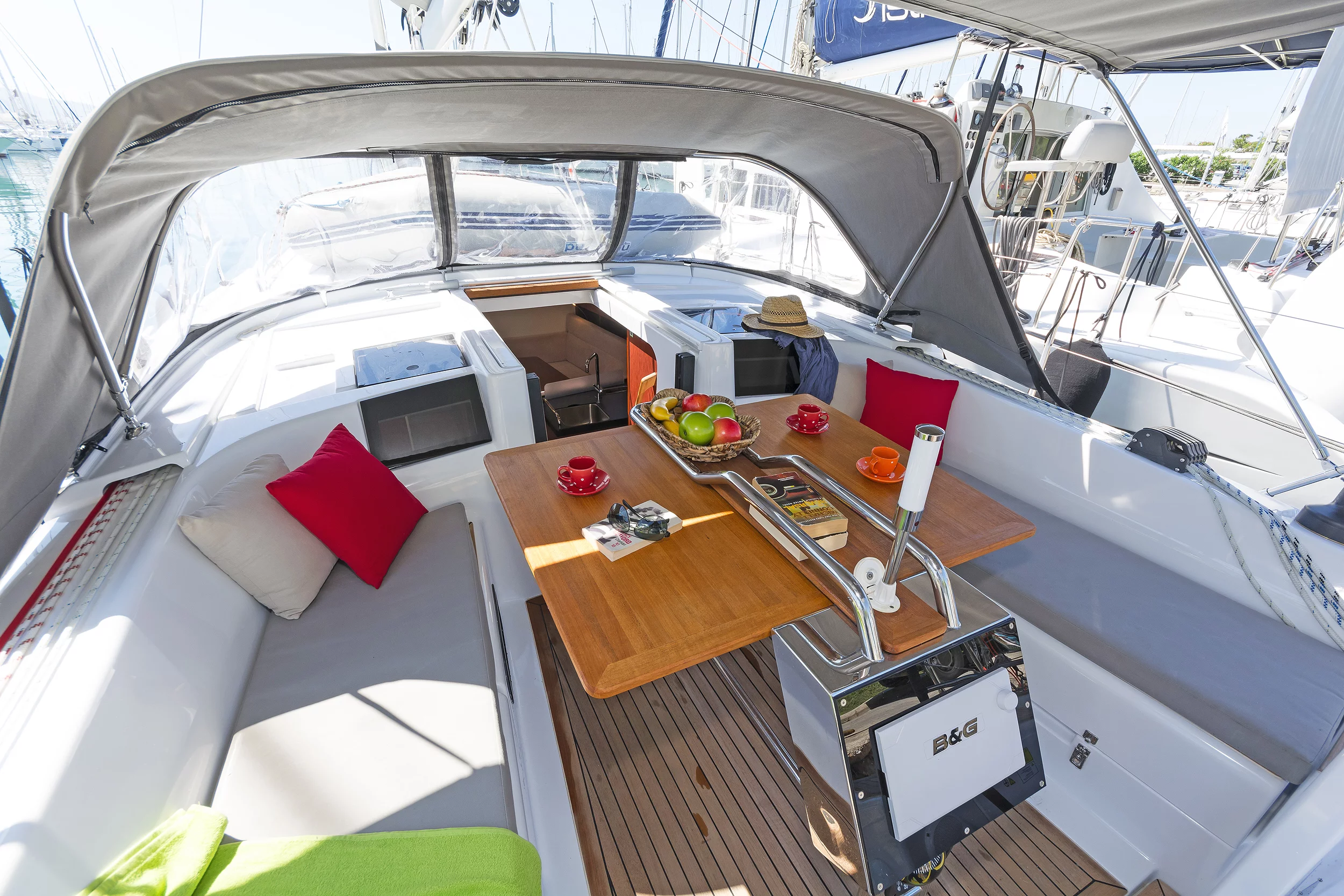 Hanse 385 (Capriccio)  - 16