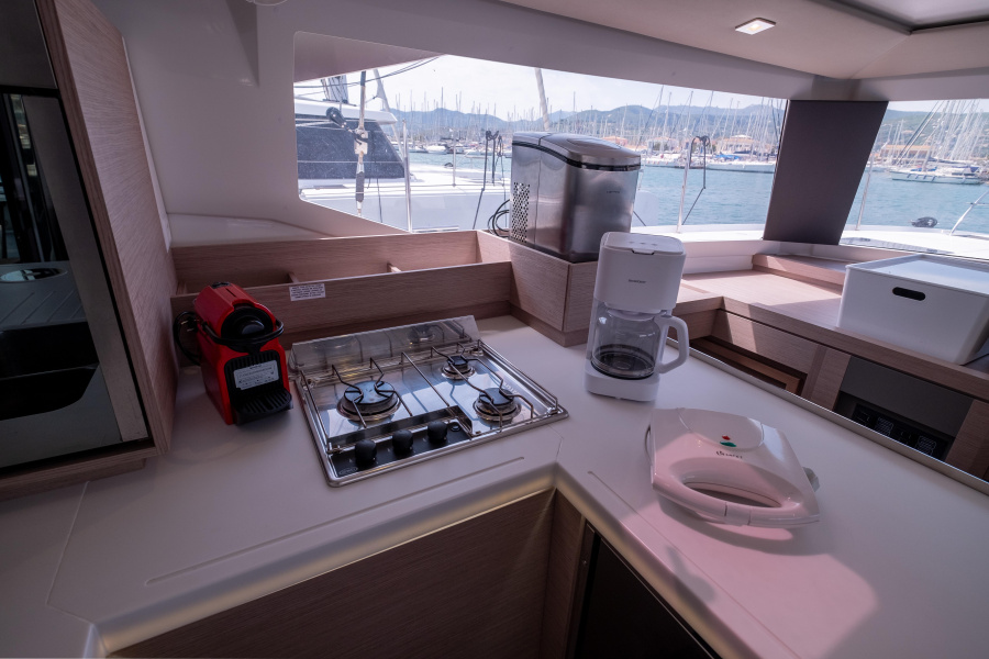 Fountaine Pajot Astréa 42 — photo 33
