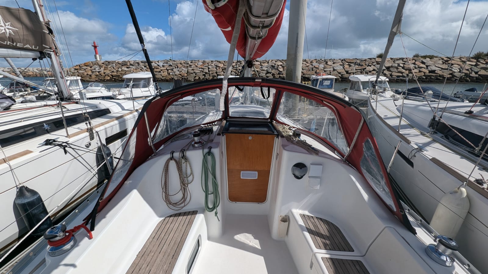 Oceanis 311 (DL) — photo 8