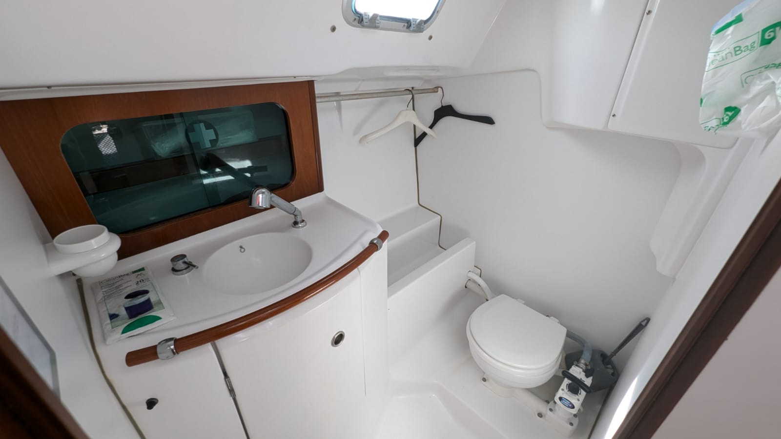 Oceanis 311 (DL) — photo 6