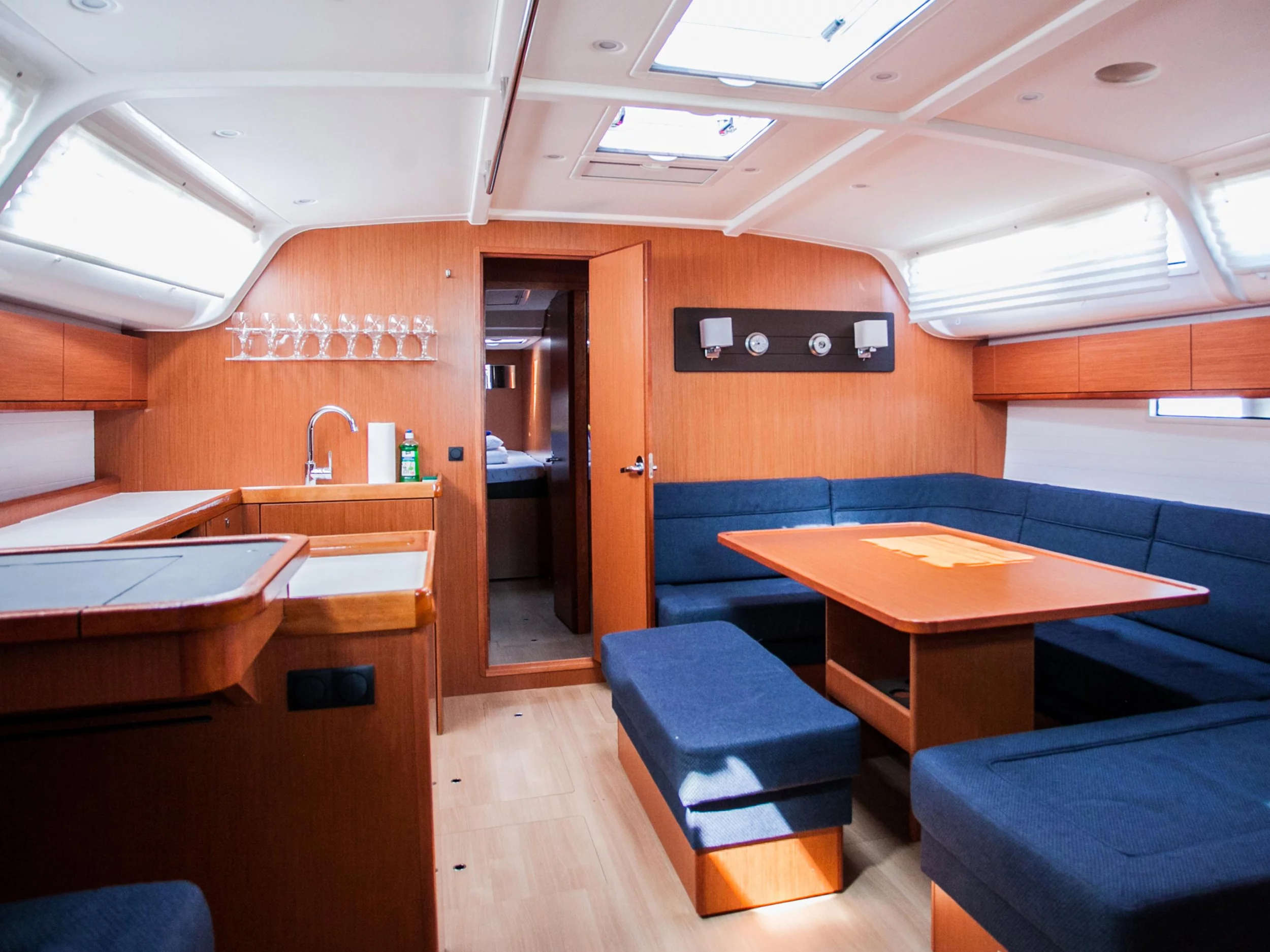 Bavaria Cruiser 51 (Summer Smile) Interior image - 5