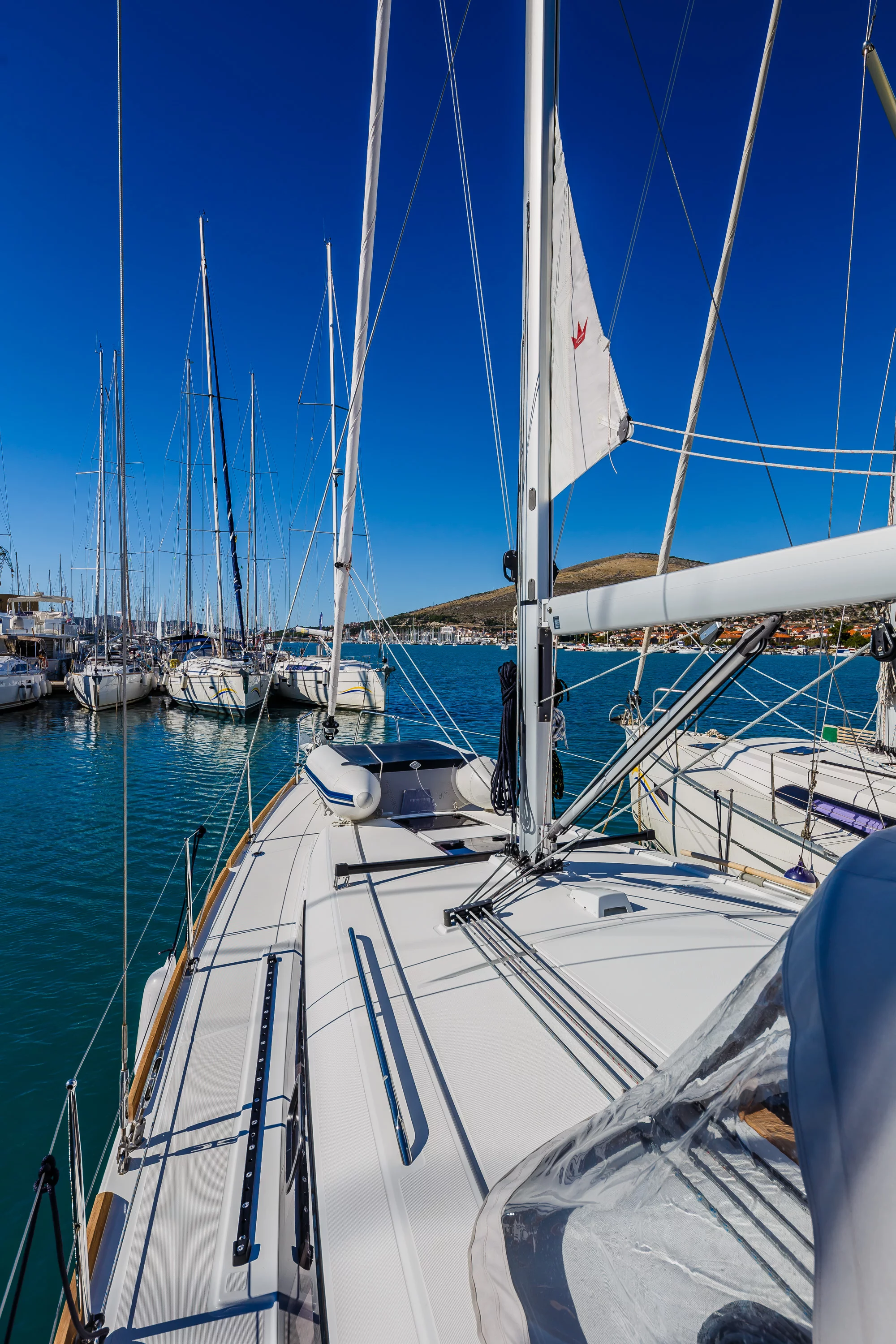 Oceanis 38.1 (Obsession)  - 8