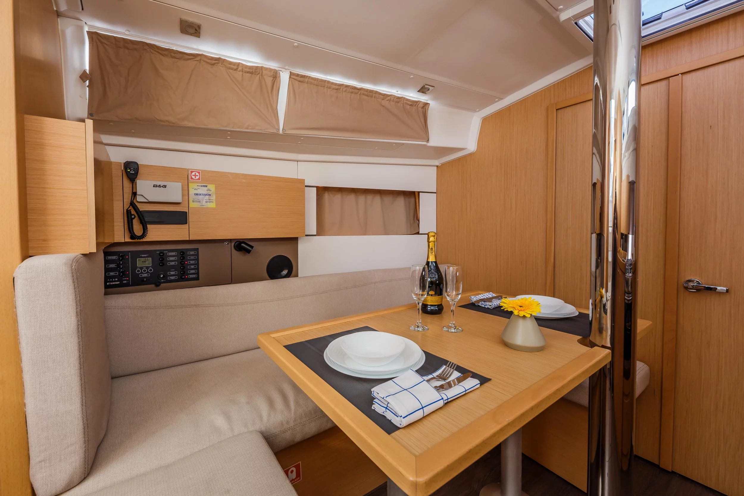 Oceanis 38.1 (Pleasure)  - 8