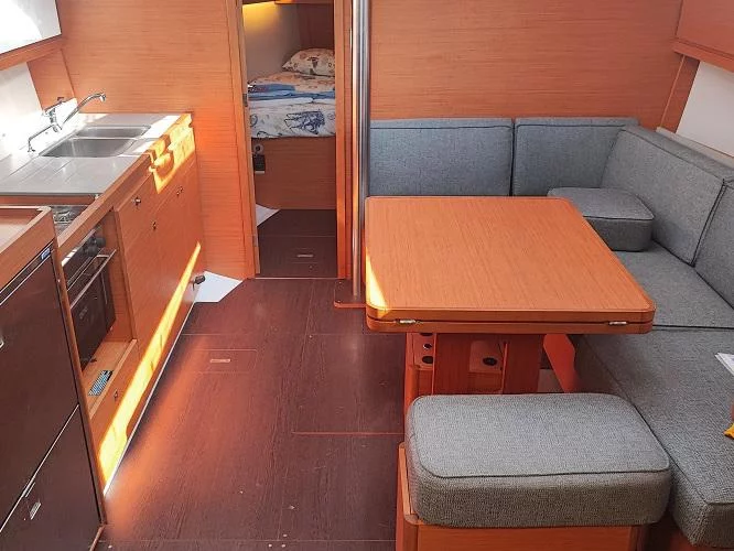 Dufour 390 (La Luz) Interior image - 11