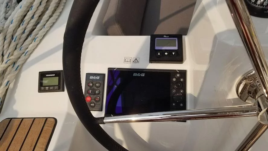 Oceanis 38.1 (Rosa Bella)  - 3