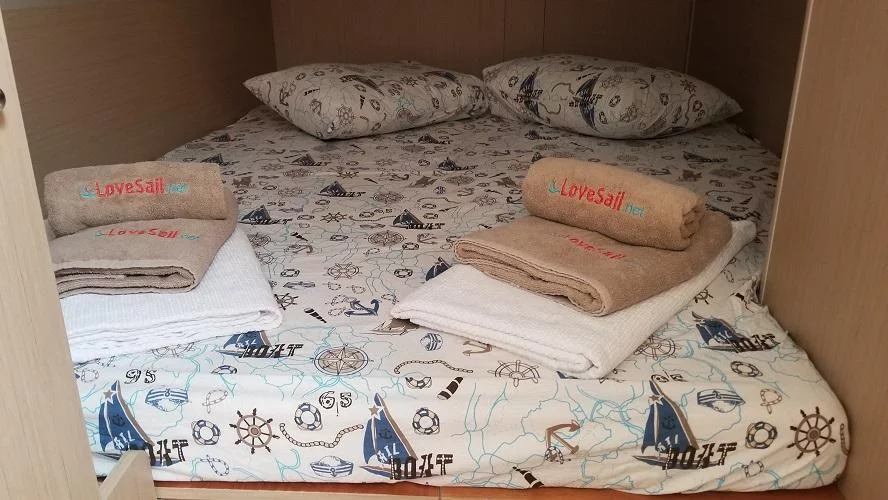 Oceanis 38.1 (Rosa Bella)  - 6