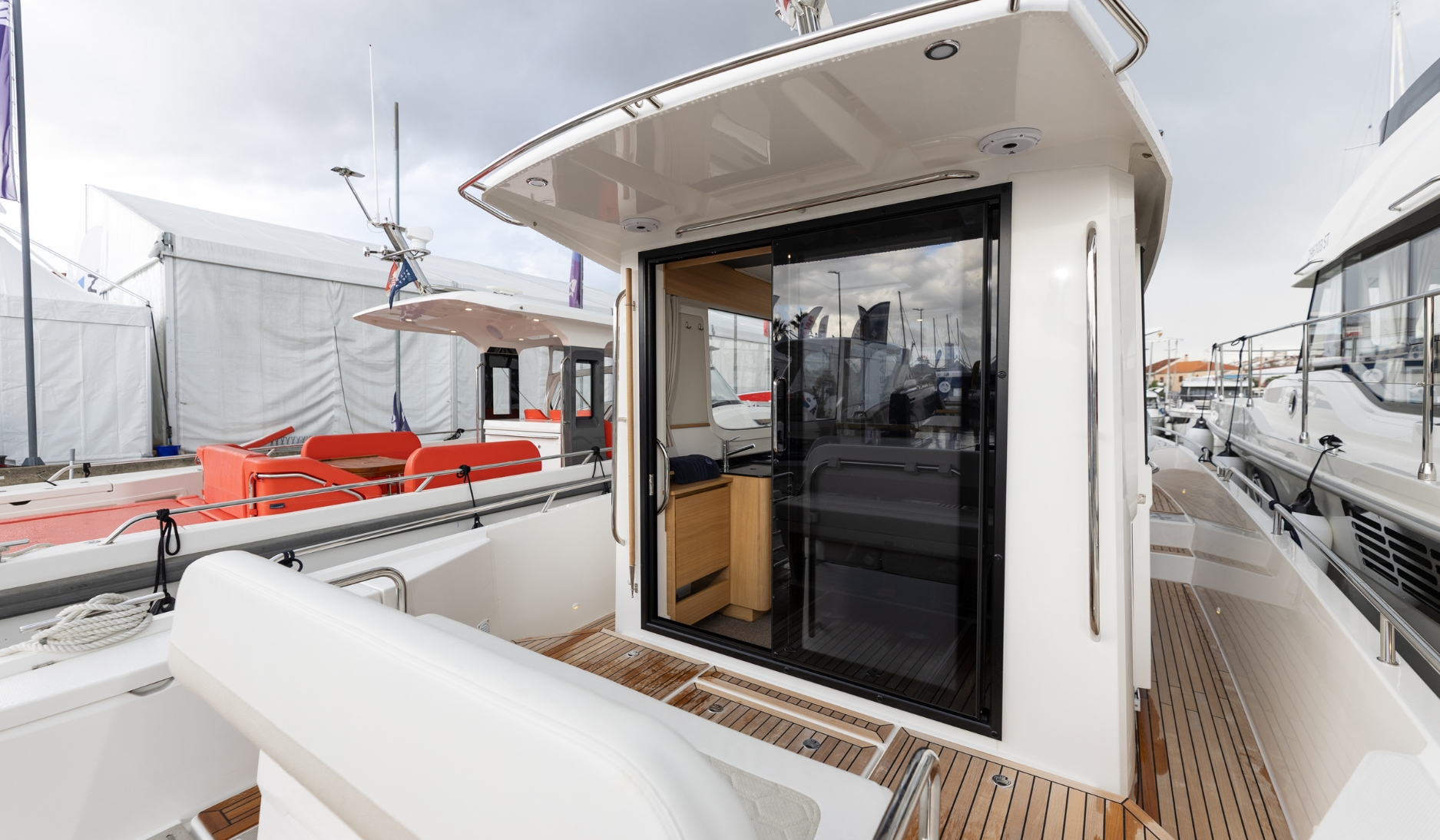 Nimbus Commuter C11 — photo 13