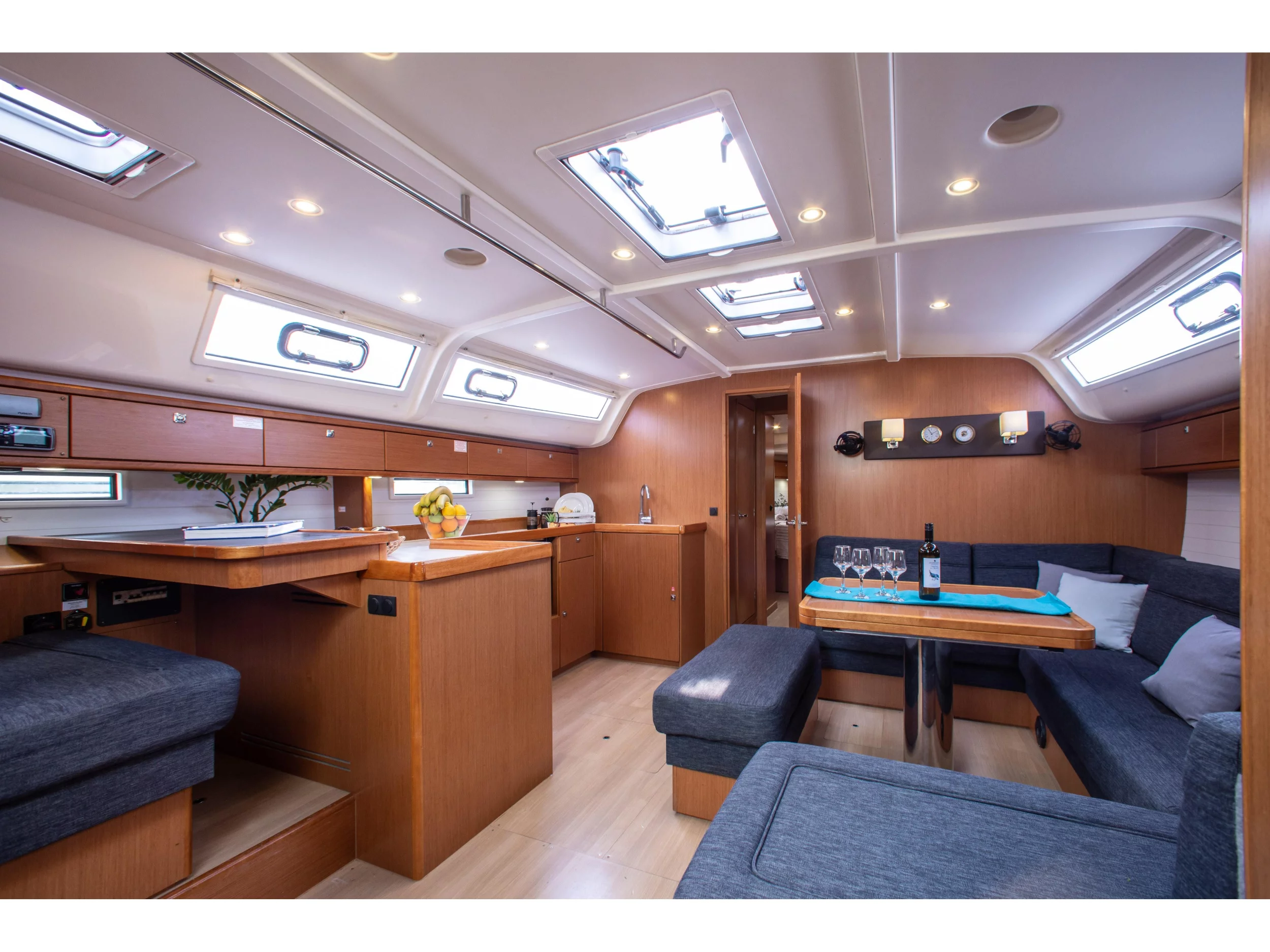 Bavaria Cruiser 51 (Pandora) Interior image - 5
