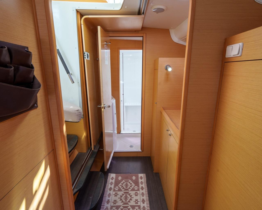 Lagoon 380 S2 Owner's Version — photo 13