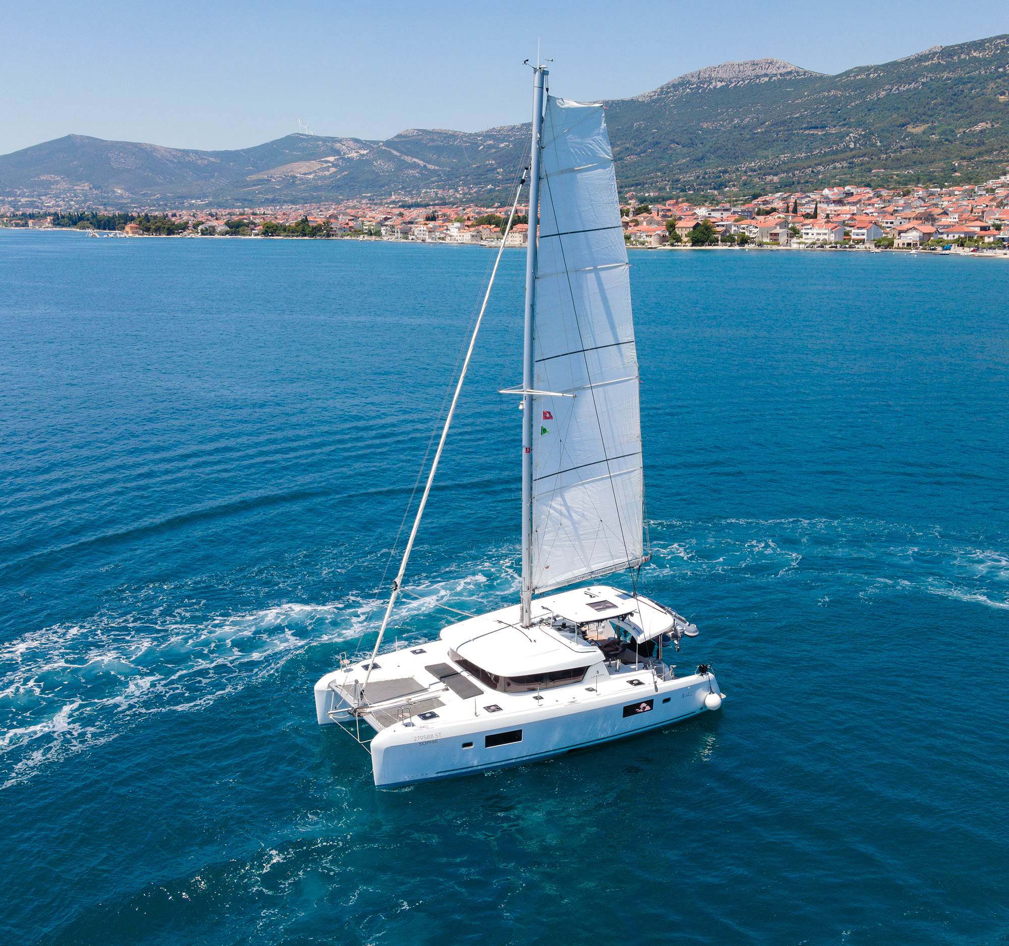 Lagoon 42 Owner version — photo 11